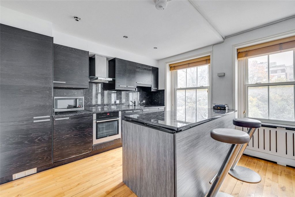 Property photo 2 of 27 Picture No. 37