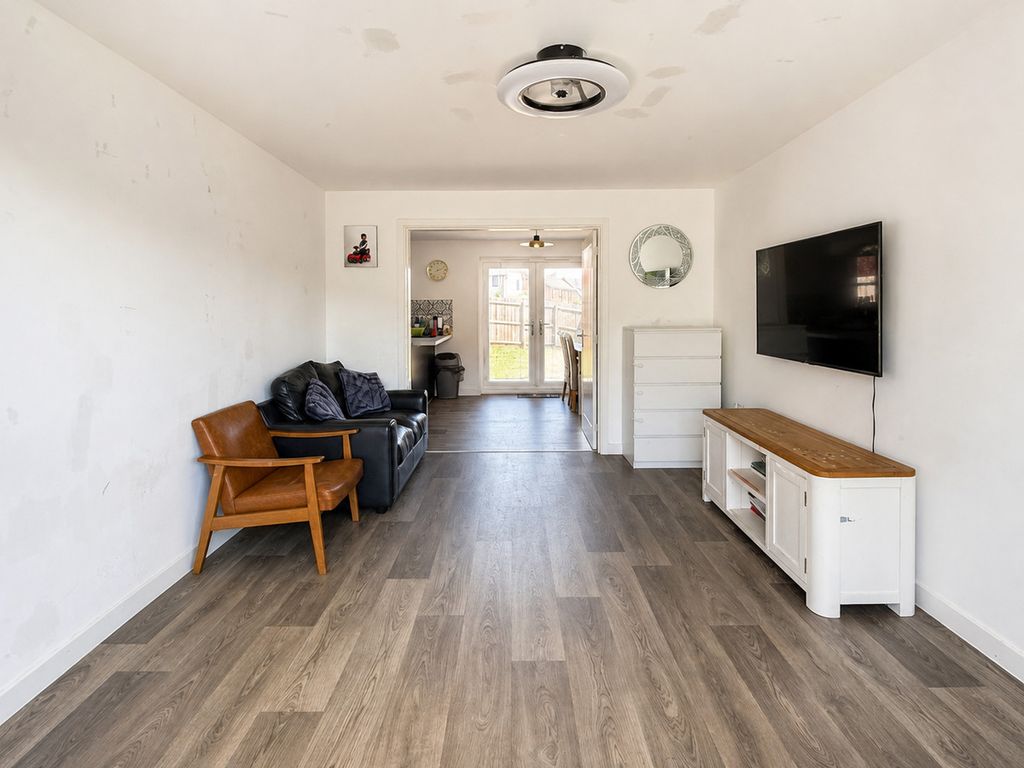 Property photo 3 of 28