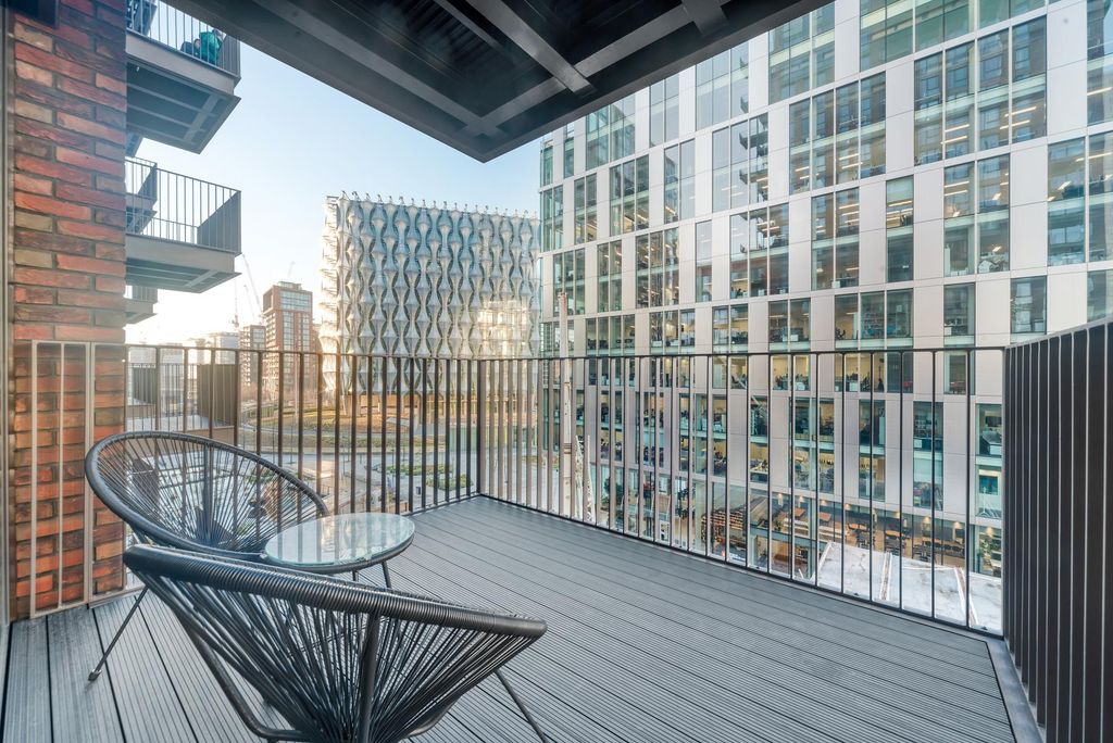 Property photo 2 of 23