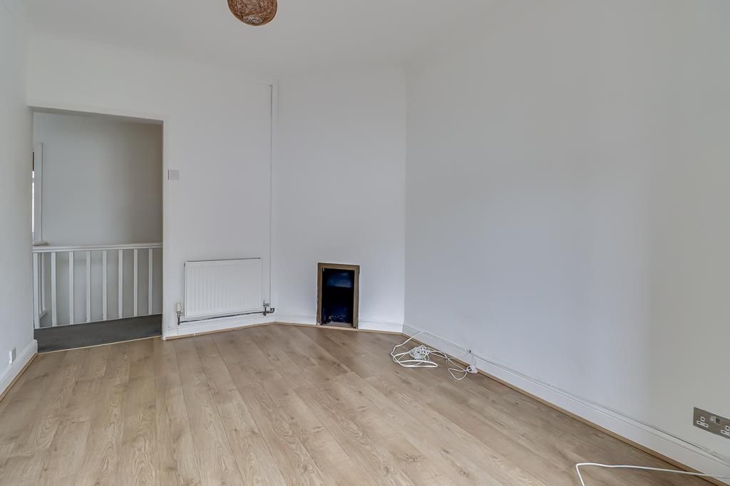 Property photo 3 of 13 Lounge