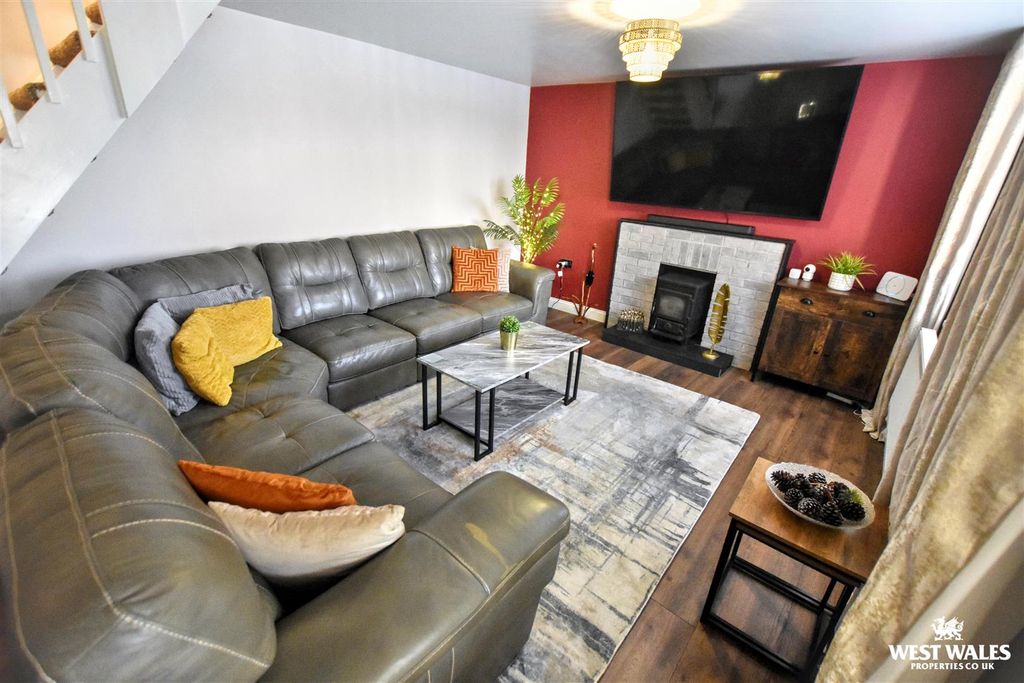 Property photo 2 of 26 16.Jpg