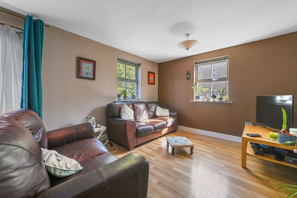 Property photo 2 of 14
