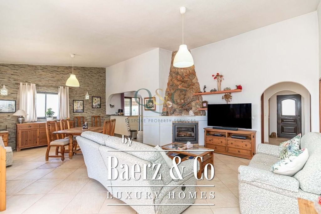 Property photo 2 of 28