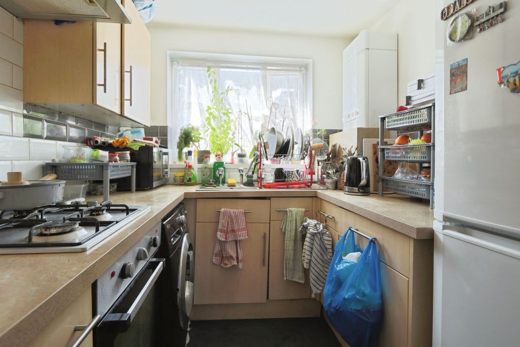 Property photo 2 of 9 4303414