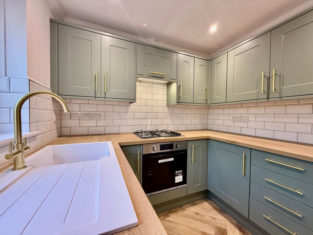 Property photo 1 of 17 Image