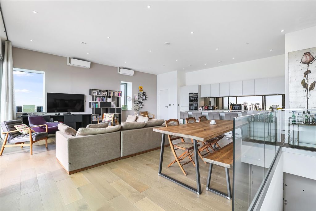 Property photo 1 of 12 Ach_8427.Jpg