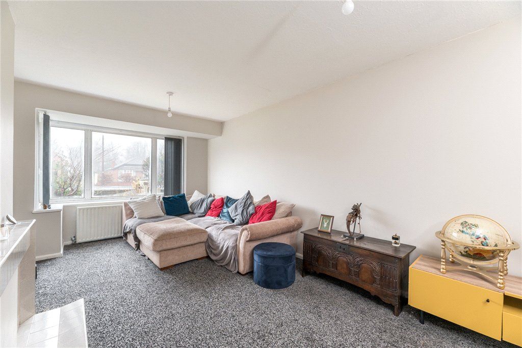 Property photo 3 of 20 Living Room