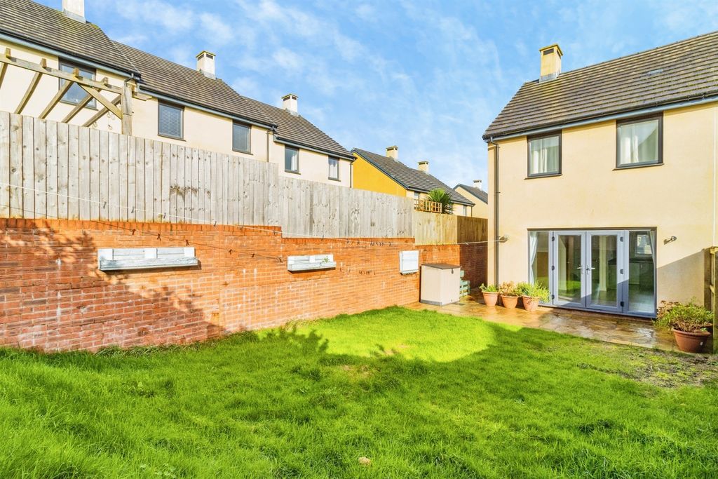 Property photo 2 of 20