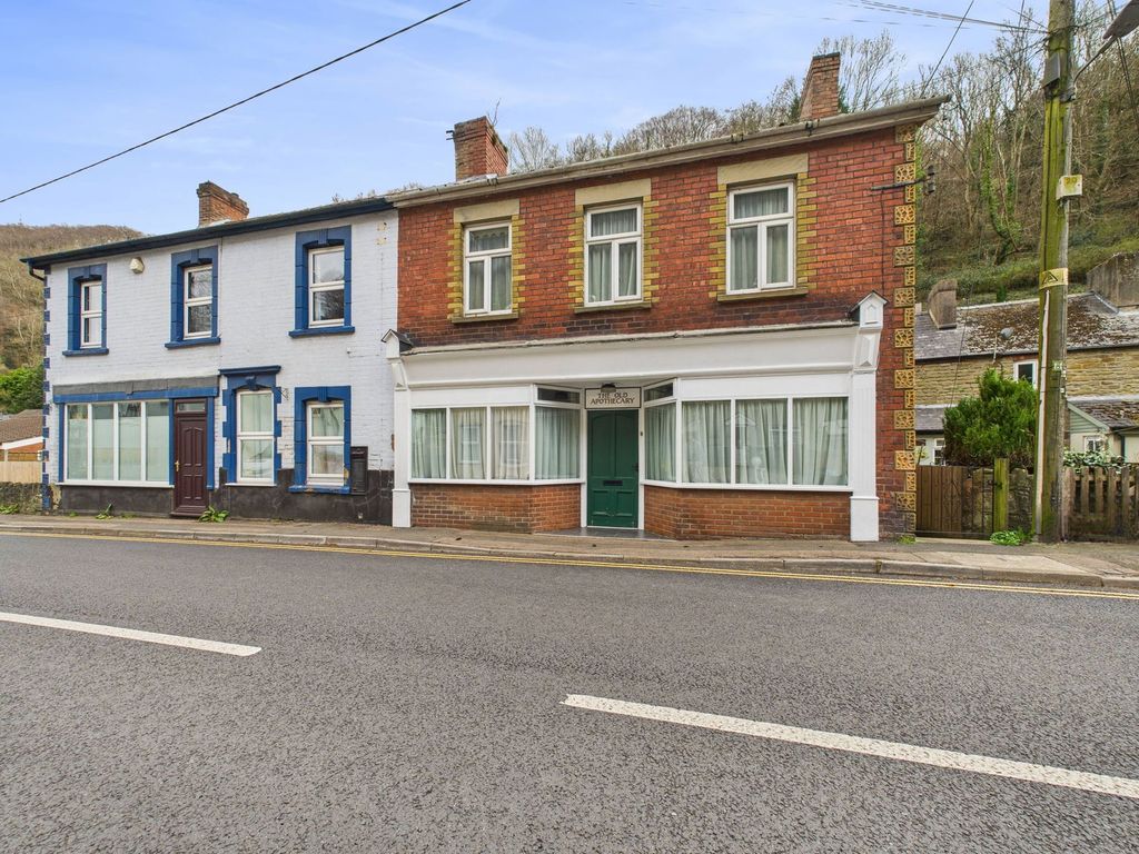 Property photo 1 of 18