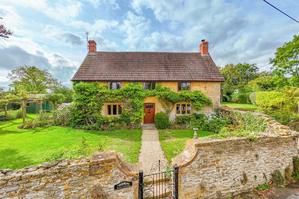 Property photo 1 of 23 Scriveners