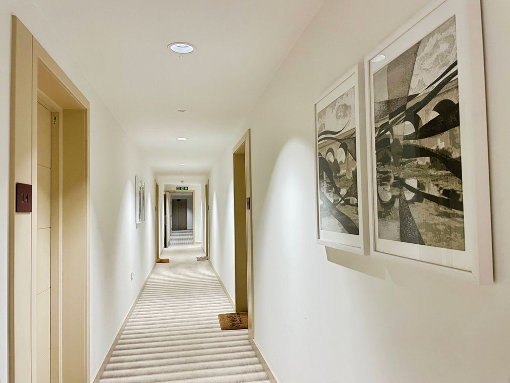 Property photo 2 of 16 Pbox-Img.Jpg