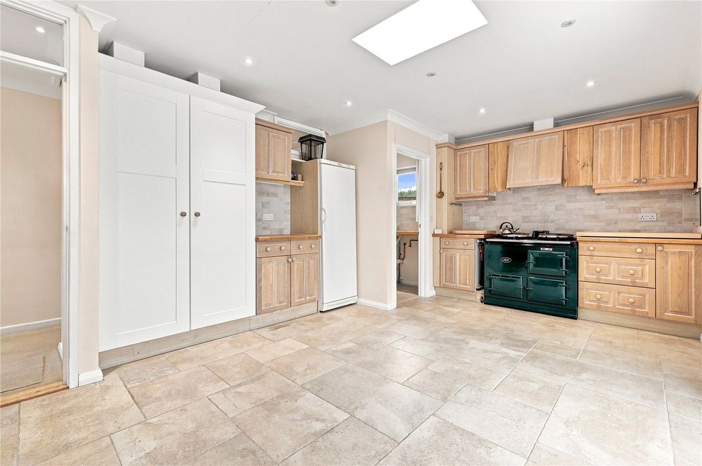 Property photo 2 of 20 Picture No. 05