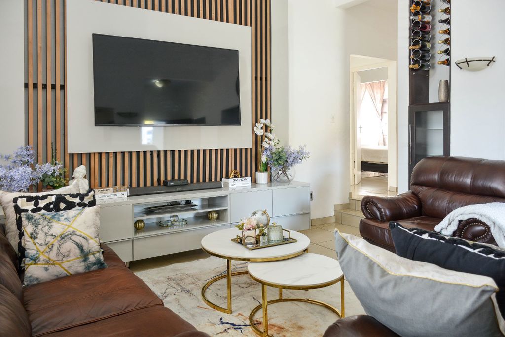 Property photo 3 of 30 1Pm1715208