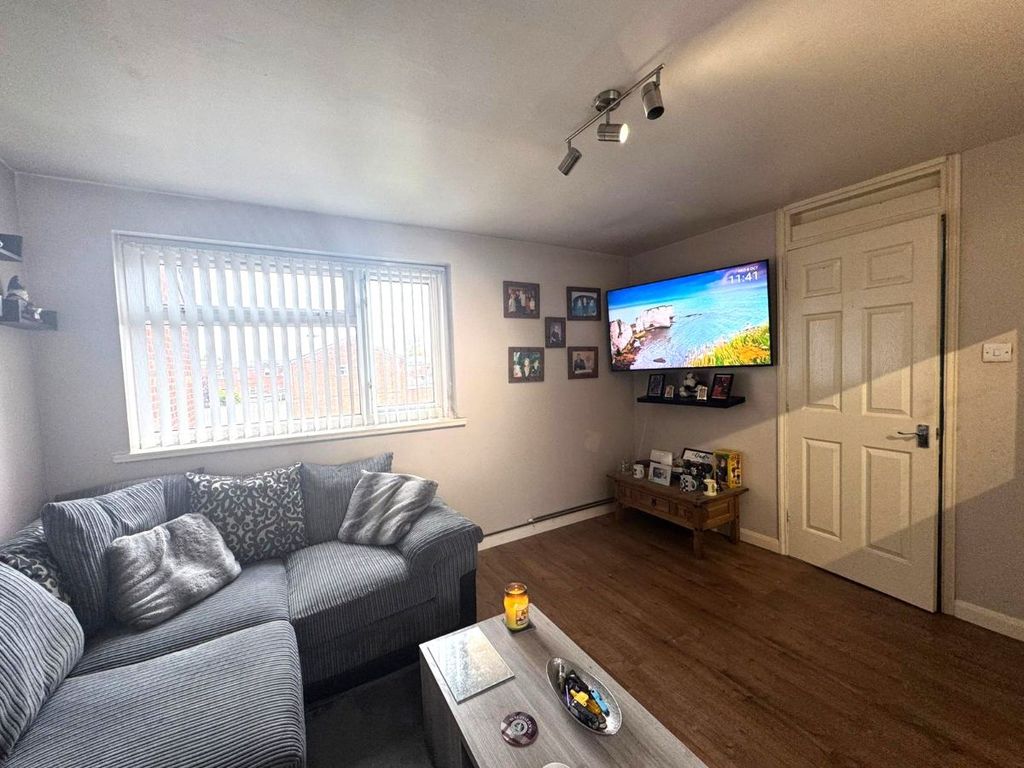 Property photo 2 of 8