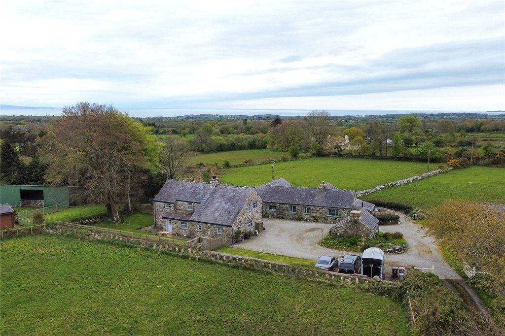 Property photo 1 of 57 Llwyn Helyg