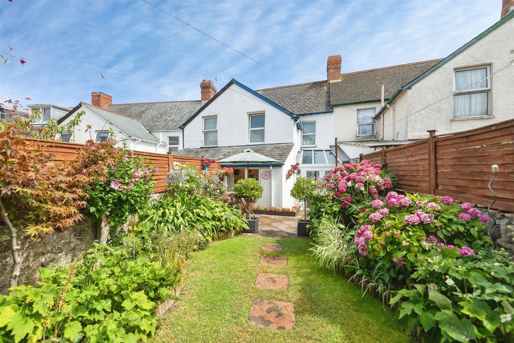 Property photo 1 of 18