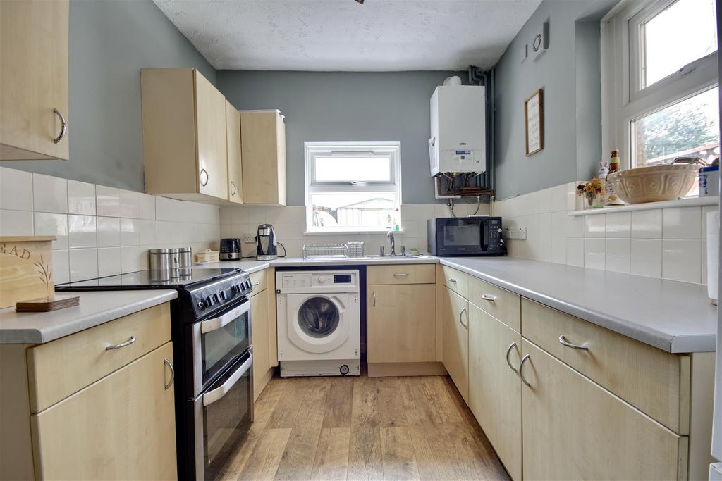 Property photo 2 of 10 E8E5B44C-F0Bb-4A01-A18C-Be324018C45B_1_201_A.Jpeg
