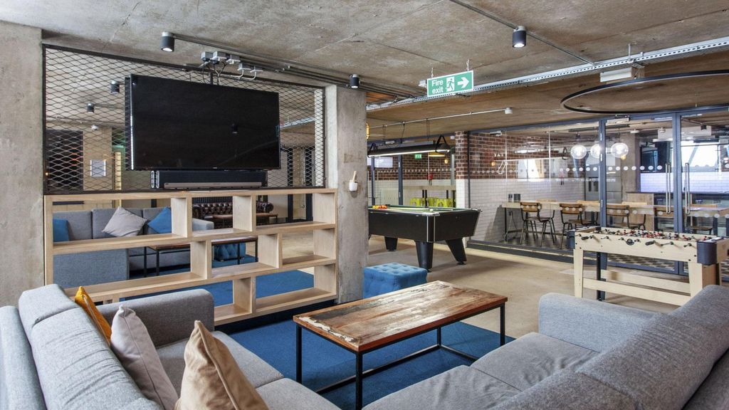 Property photo 1 of 18