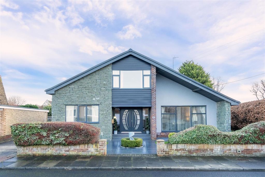 Property photo 1 of 11 External