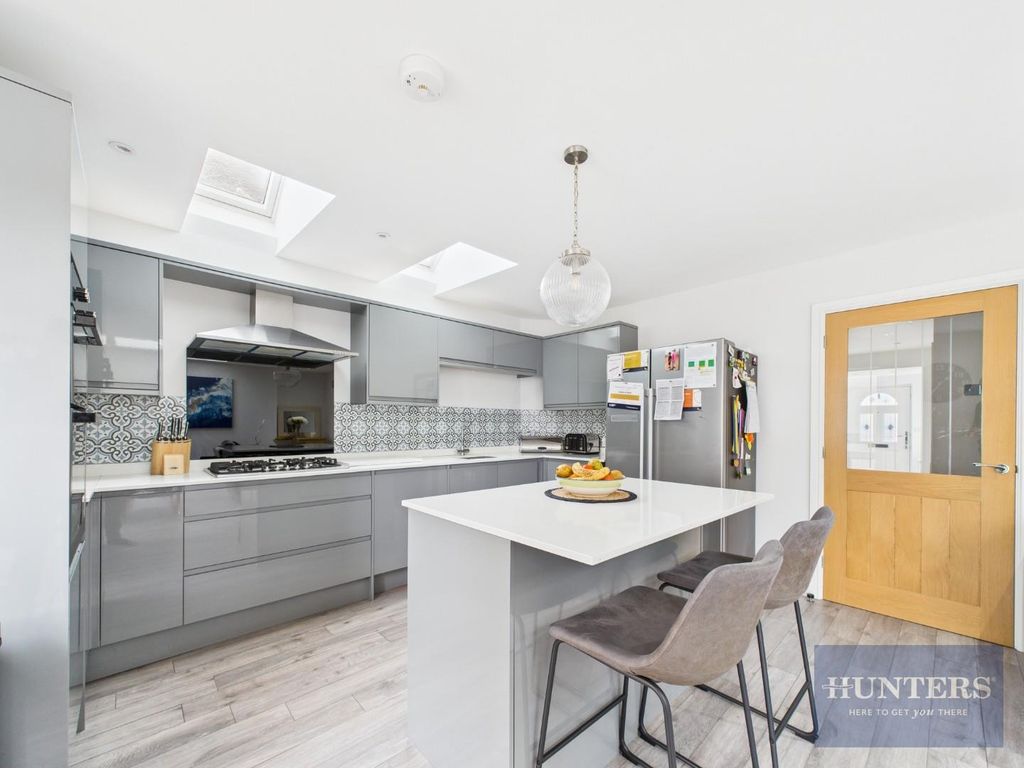 Property photo 3 of 24 Kitchen / Dining Area