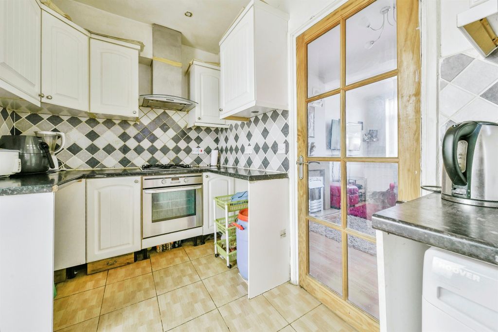 Property photo 2 of 17