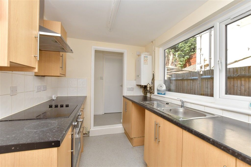 Property photo 3 of 17 Kitchen