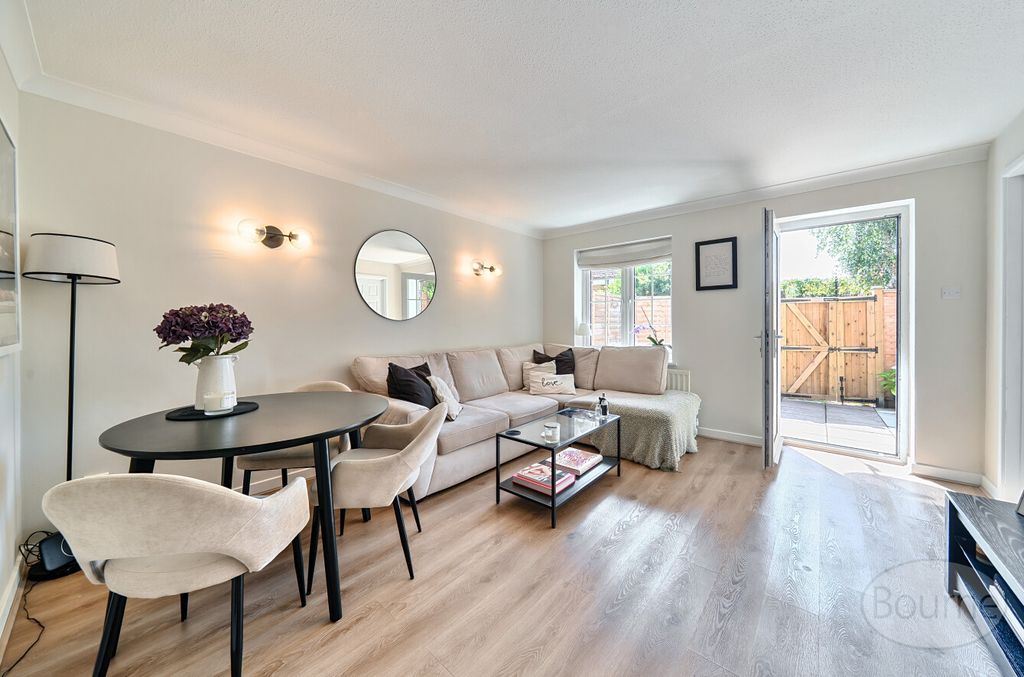 Property photo 2 of 15 279614c8-23A3-427...