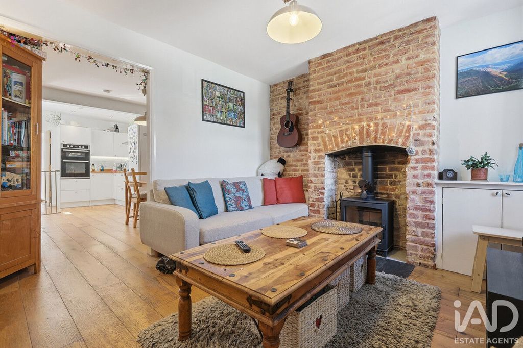 Property photo 3 of 19