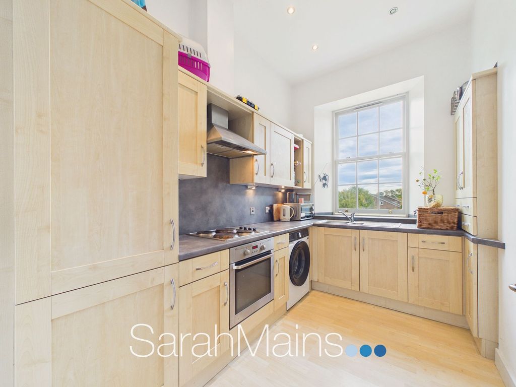 Property photo 2 of 12 Kitchen