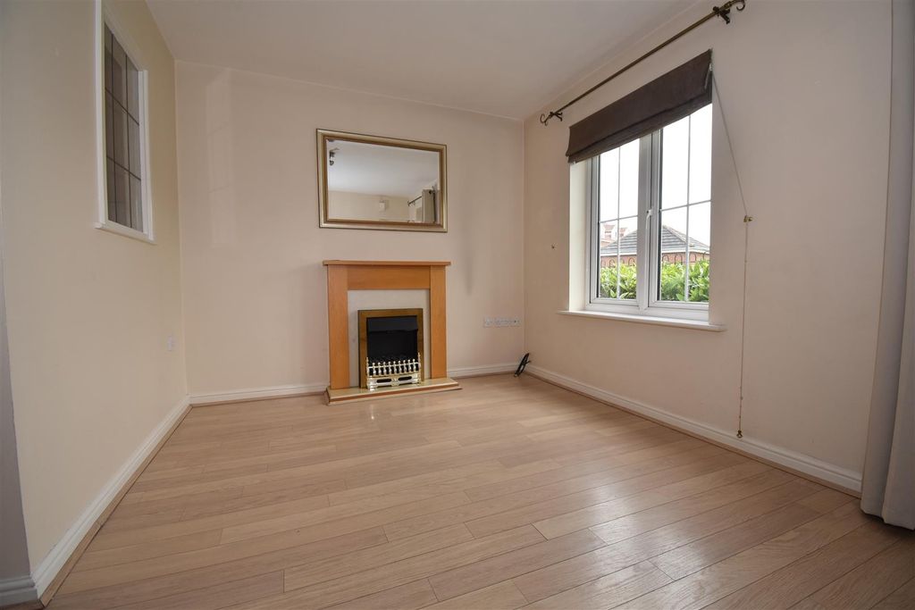 Property photo 3 of 6 Living Room