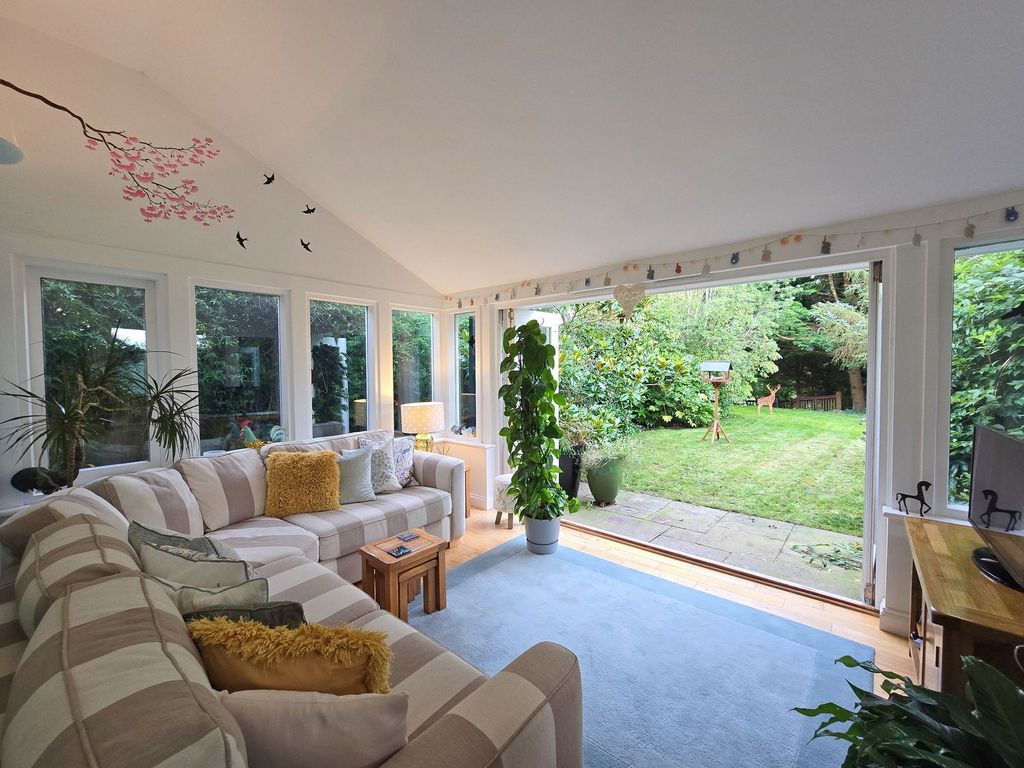 Property photo 1 of 28