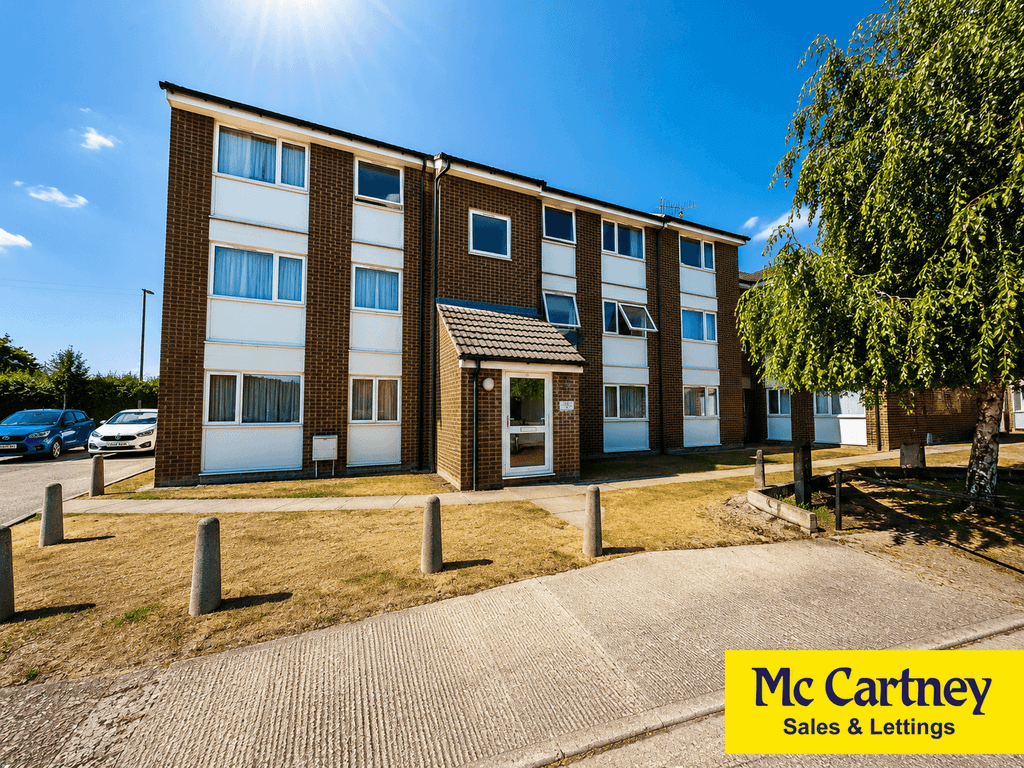 Property photo 1 of 9 Lupin Drive, Chelmsford, Essex  CM1 6Fj