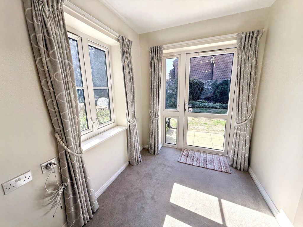 Property photo 3 of 18 Img_3702