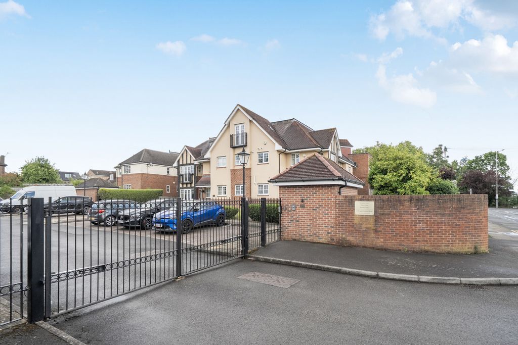 Property photo 1 of 17 1477681-18-6A2980...