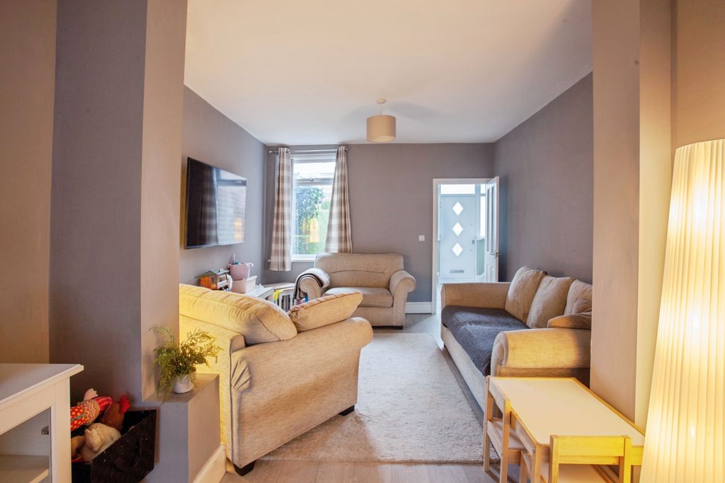 Property photo 3 of 15