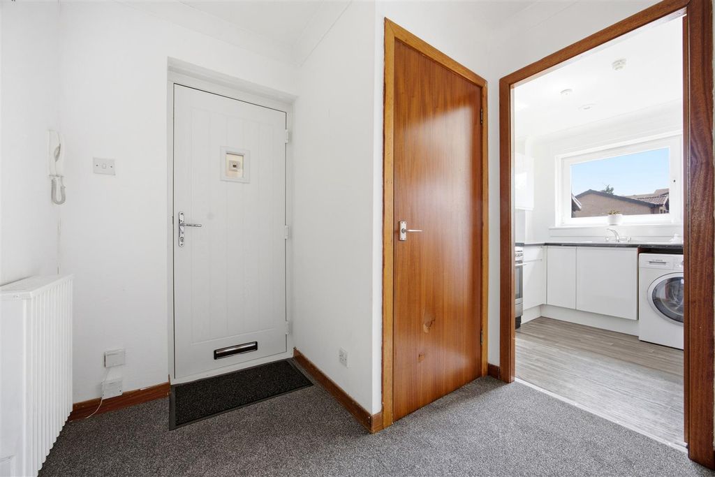 Property photo 2 of 10 03-22_Campsie_Court_Kirkiktilloch_003.Jpg