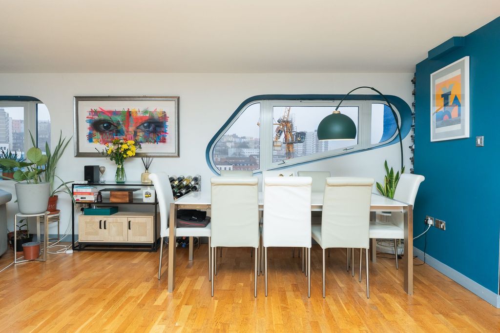 Property photo 3 of 21