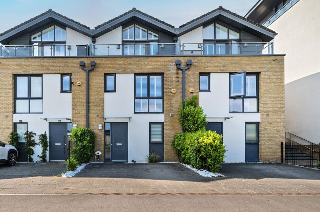 Property photo 1 of 18 1-1-68220B496c156...