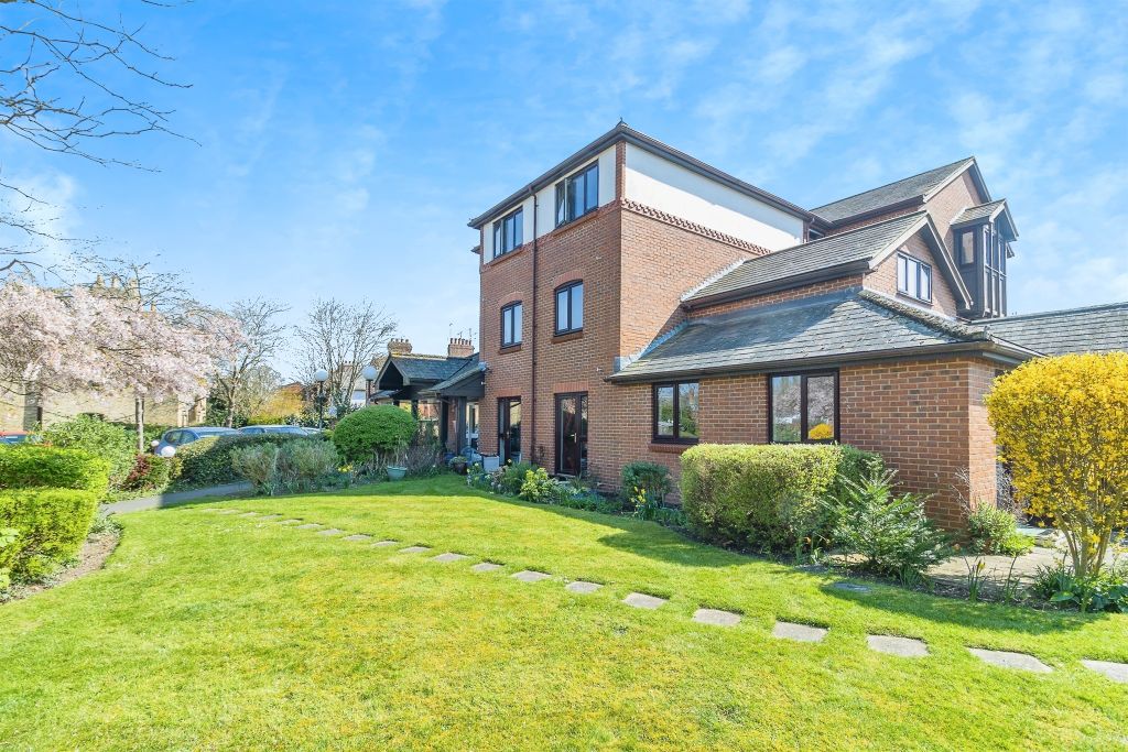 Property photo 1 of 17