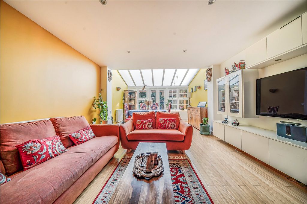 Property photo 2 of 23 Picture No. 30