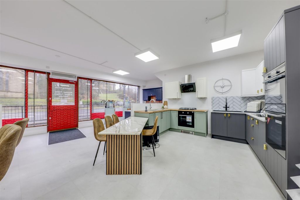 Property photo 2 of 21 cm2A8234-cm2A8238-1A.Jpg