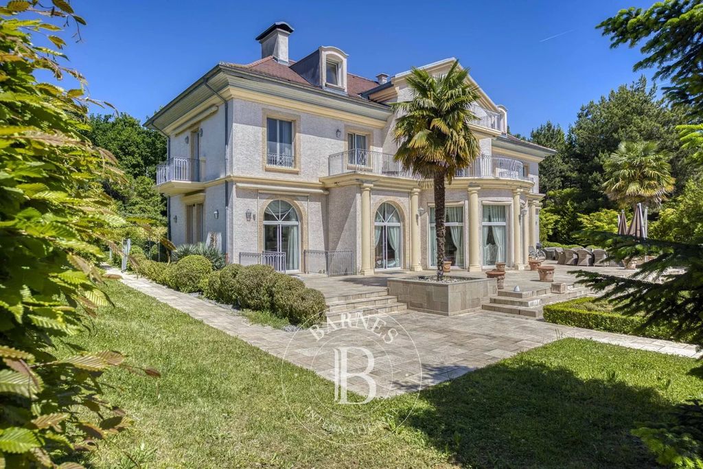 Property photo 1 of 53