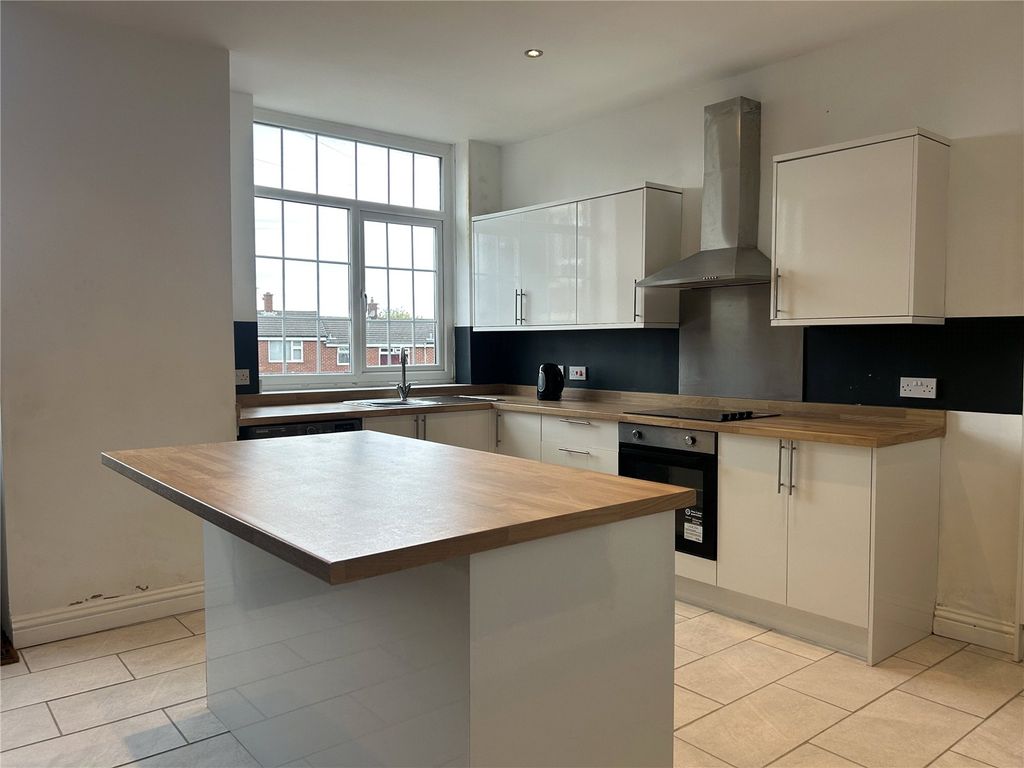 Property photo 2 of 19 Kitchen/Diner