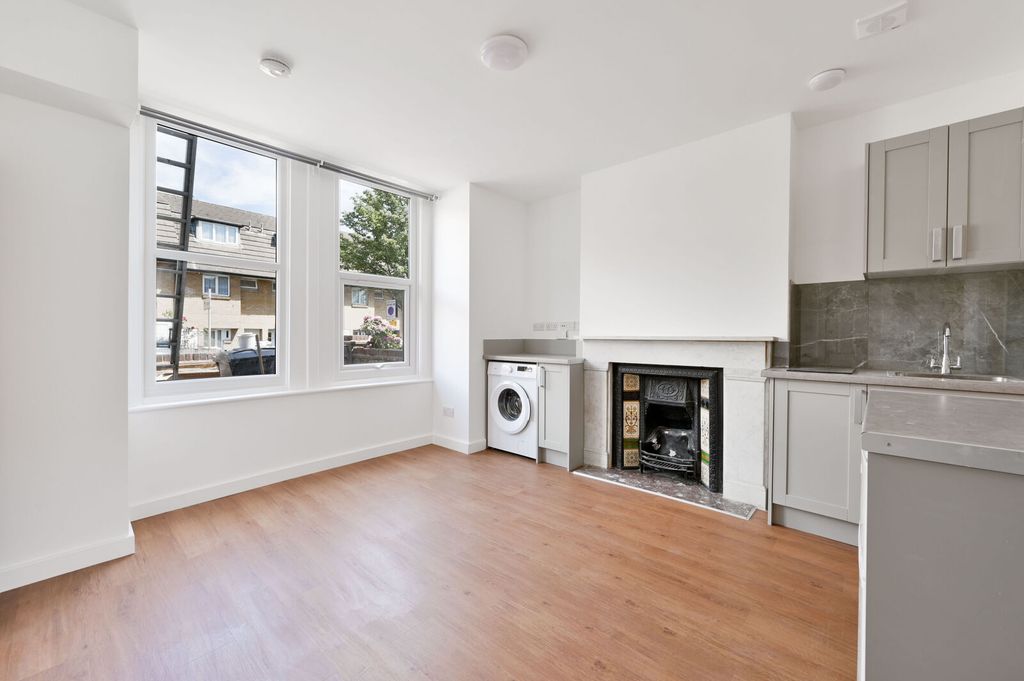 Property photo 1 of 5