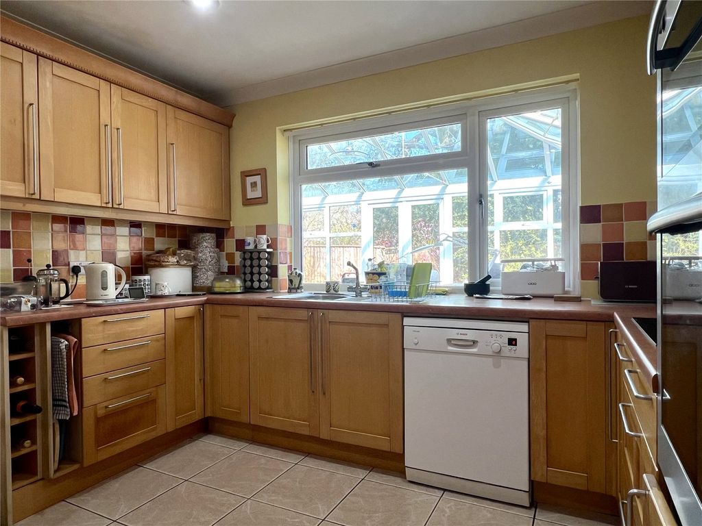 Property photo 3 of 16 Kitchen