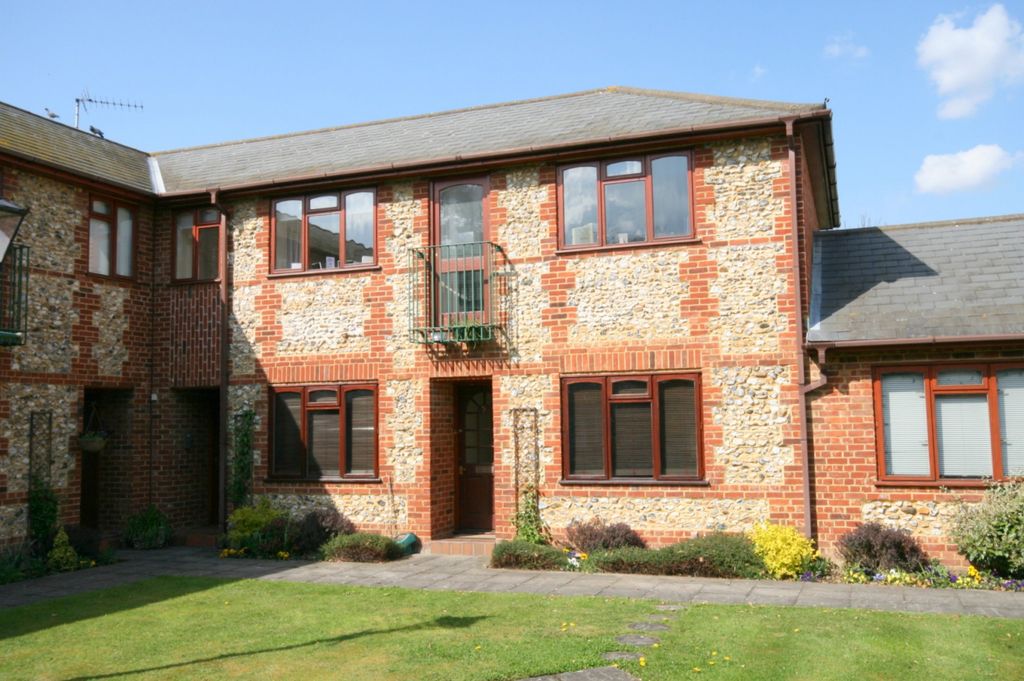 Property photo 1 of 8 External (Main)