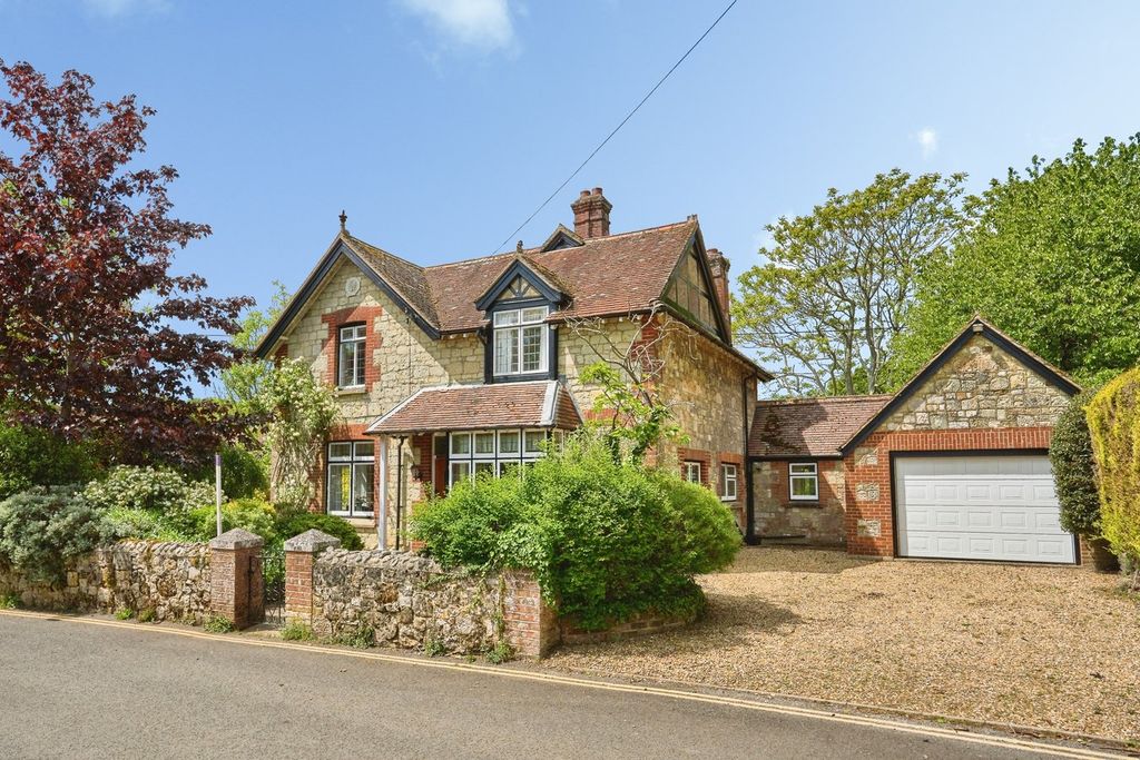 Property photo 1 of 35