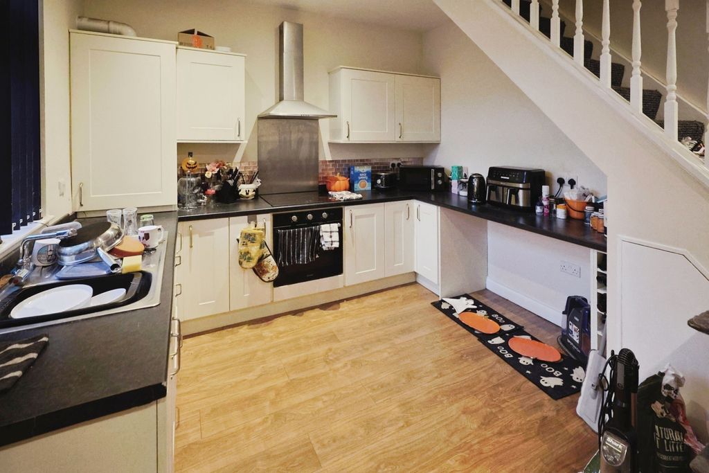 Property photo 3 of 9 Pbox-Img.Jpg