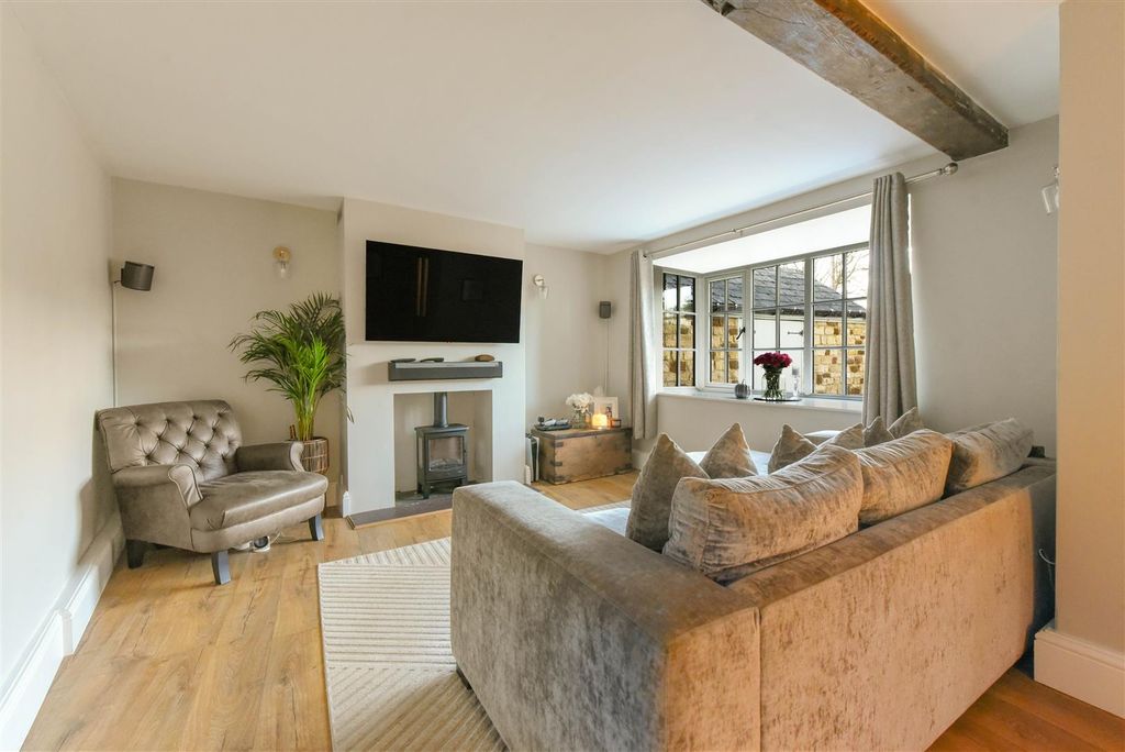 Property photo 2 of 30