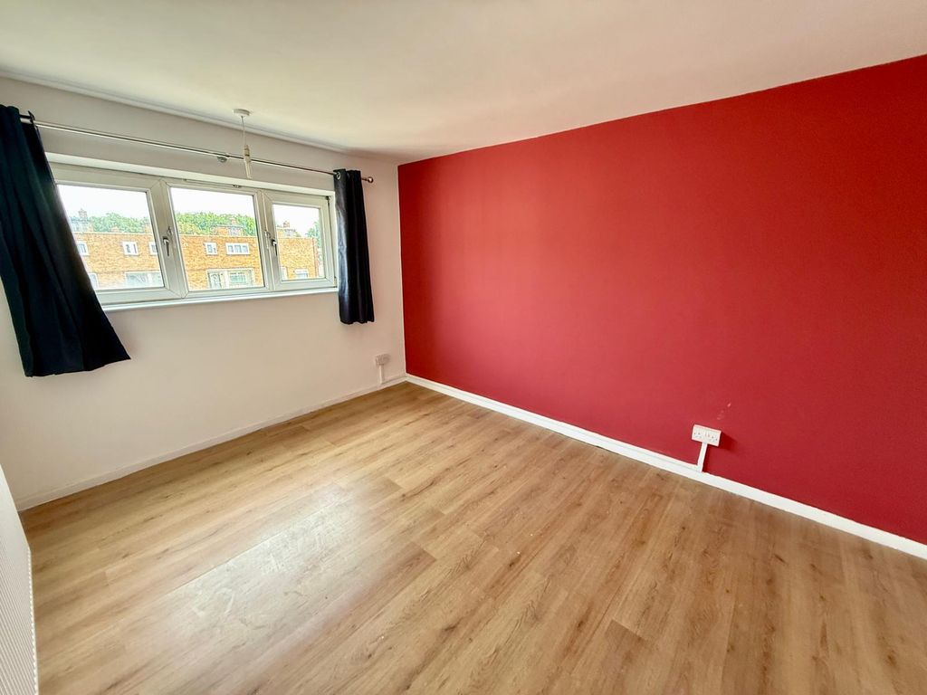 Property photo 3 of 12 Gallery